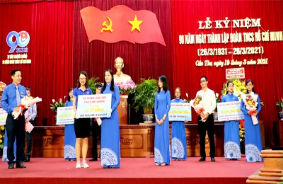 Nhiệt huyết “áo xanh”