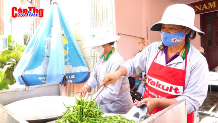 Ấm lòng quán chay miễn phí