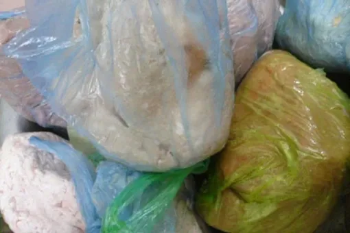 Cẩn trọng với thực phẩm Tết “nhà làm” Cẩn trọng với thực phẩm Tết “nhà làm”