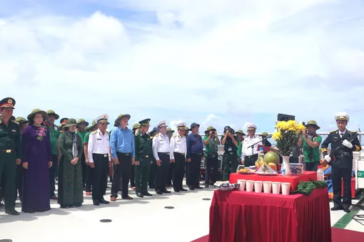 Trường Sa vươn mình cùng đất nước Trường Sa vươn mình cùng đất nước