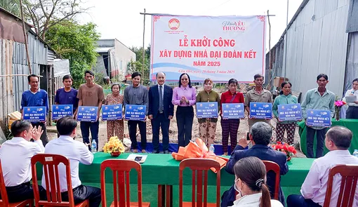 Mặt trận các cấp TP Cần Thơ tích cực góp phần bảo vệ nền tảng tư tưởng của Đảng Mặt trận các cấp TP Cần Thơ tích cực góp phần bảo vệ nền tảng tư tưởng của Đảng