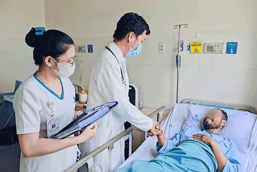 Bác sĩ khuyến cáo những dấu hiệu cảnh báo bệnh viêm màng não Bác sĩ khuyến cáo những dấu hiệu cảnh báo bệnh viêm màng não