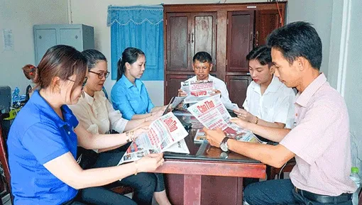 Phát huy vai trò của cán bộ, đảng viên trong bảo vệ nền tảng tư tưởng của Ðảng Phát huy vai trò của cán bộ, đảng viên trong bảo vệ nền tảng tư tưởng của Ðảng