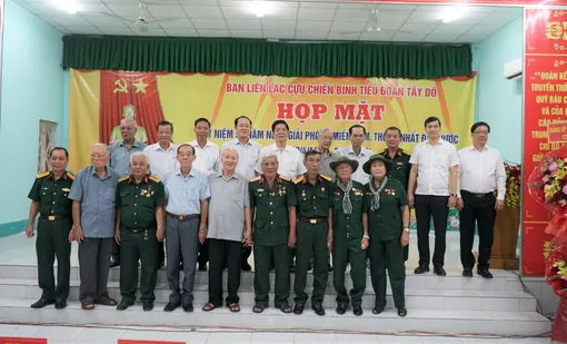 Họp mặt cựu chiến binh Tiểu đoàn Tây Đô anh hùng Họp mặt cựu chiến binh Tiểu đoàn Tây Đô anh hùng