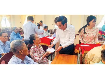 Vui ngày hội non sông, "uống nước nhớ nguồn"!