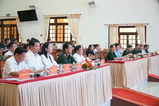 UBND TP Cần Thơ sơ kết công tác quân sự, quốc phòng 6 tháng đầu năm 2025 UBND TP Cần Thơ sơ kết công tác quân sự, quốc phòng 6 tháng đầu năm 2025