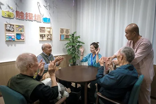 Ngôi làng đặc biệt dành cho người mất trí nhớ Ngôi làng đặc biệt dành cho người mất trí nhớ