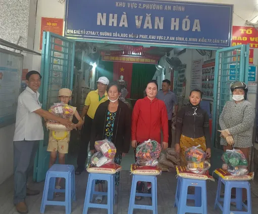 Thiết thực chăm lo đời sống nhân dân Thiết thực chăm lo đời sống nhân dân