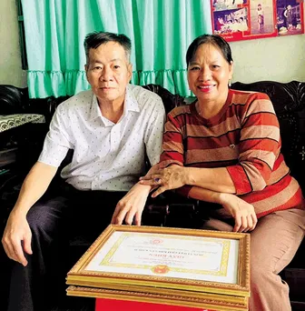 Nêu gương bằng nếp sống mẫu mực, hạnh phúc Nêu gương bằng nếp sống mẫu mực, hạnh phúc