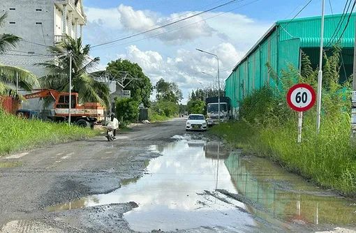 Sớm khắc phục mặt lộ hậu Tân Thạnh Tây Sớm khắc phục mặt lộ hậu Tân Thạnh Tây