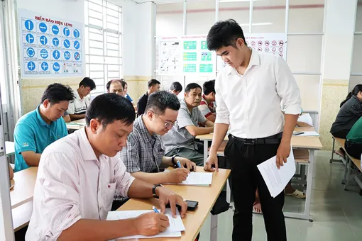 Đa dạng hóa hình thức phối hợp tuyên truyền về an toàn giao thông Đa dạng hóa hình thức phối hợp tuyên truyền về an toàn giao thông