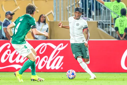 Lý do Arsenal kiên định với Madueke Lý do Arsenal kiên định với Madueke