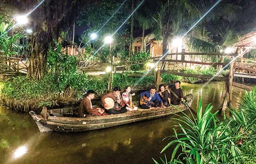 Phát huy giá trị di sản văn hóa trong phát triển du lịch Phát huy giá trị di sản văn hóa trong phát triển du lịch