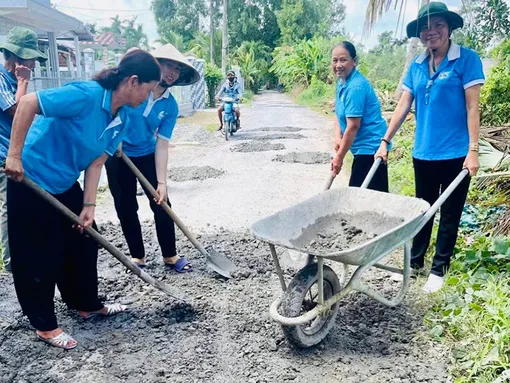 Nhiều hoạt động thiết thực góp phần đảm bảo an toàn giao thông Nhiều hoạt động thiết thực góp phần đảm bảo an toàn giao thông