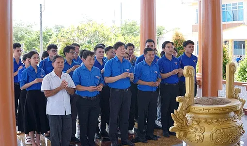 "Mùa hè xanh" đến với xã Cờ Đỏ "Mùa hè xanh" đến với xã Cờ Đỏ