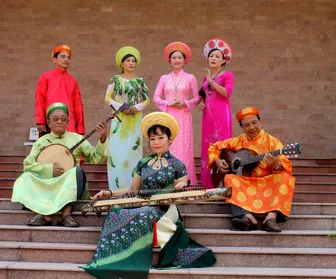 Trang  sức trong đời sống cư dân Nam Bộ xưa Trang  sức trong đời sống cư dân Nam Bộ xưa