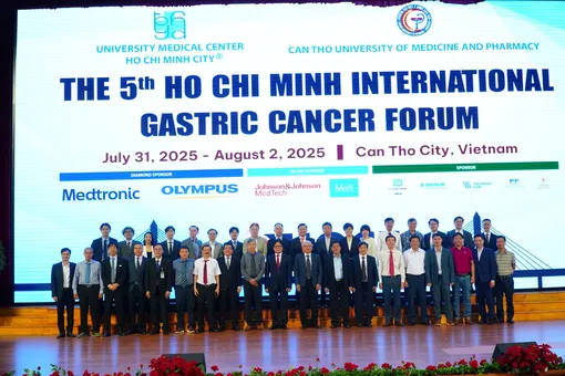 Cập nhật tiến bộ mới trong chẩn đoán và điều trị ung thư dạ dày Cập nhật tiến bộ mới trong chẩn đoán và điều trị ung thư dạ dày