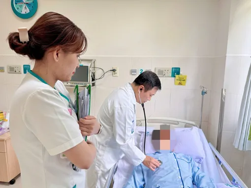 Sử dụng máy tuần hoàn ngoài cơ thể trong ca mổ cứu bệnh nhân suy tim nguy kịch Sử dụng máy tuần hoàn ngoài cơ thể trong ca mổ cứu bệnh nhân suy tim nguy kịch