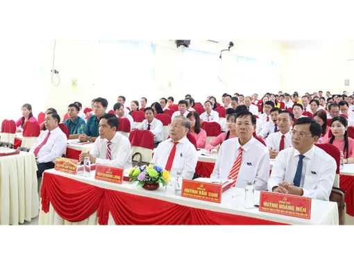 Xã Đại Hải tiếp tục đẩy mạnh cải cách hành chính, chuyển đổi số Xã Đại Hải tiếp tục đẩy mạnh cải cách hành chính, chuyển đổi số