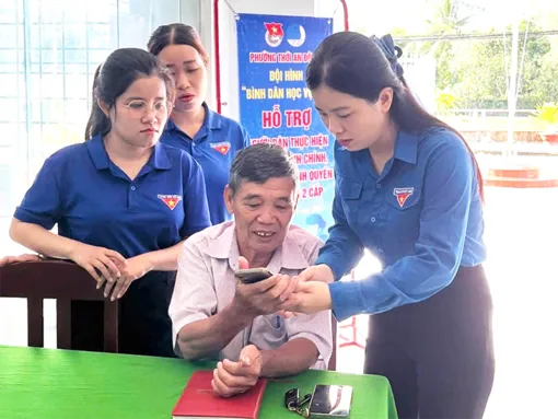 Nhiều tiện ích hỗ trợ người dân thực hiện thủ tục hành chính Nhiều tiện ích hỗ trợ người dân thực hiện thủ tục hành chính