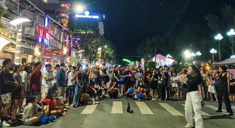 Kiến nghị tháo gỡ khó khăn để tuyến phố đi bộ Ninh Kiều hoạt động trở lại