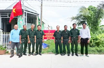 Cựu chiến binh Cờ Đỏ tham gia đảm bảo an toàn giao thông Cựu chiến binh Cờ Đỏ tham gia đảm bảo an toàn giao thông
