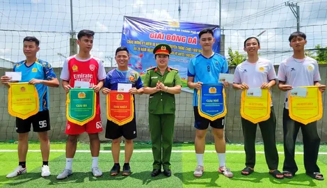 Giải bóng đá chào mừng Ngày truyền thống Công an Nhân dân Việt Nam Giải bóng đá chào mừng Ngày truyền thống Công an Nhân dân Việt Nam