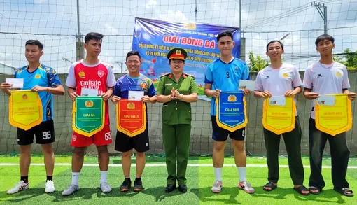 Giải bóng đá chào mừng Ngày truyền thống Công an Nhân dân Việt Nam Giải bóng đá chào mừng Ngày truyền thống Công an Nhân dân Việt Nam