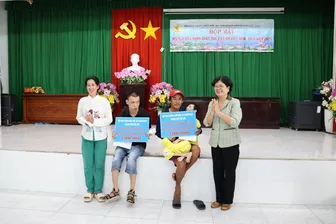 Chung tay trợ giúp nạn nhân chất độc da cam Chung tay trợ giúp nạn nhân chất độc da cam