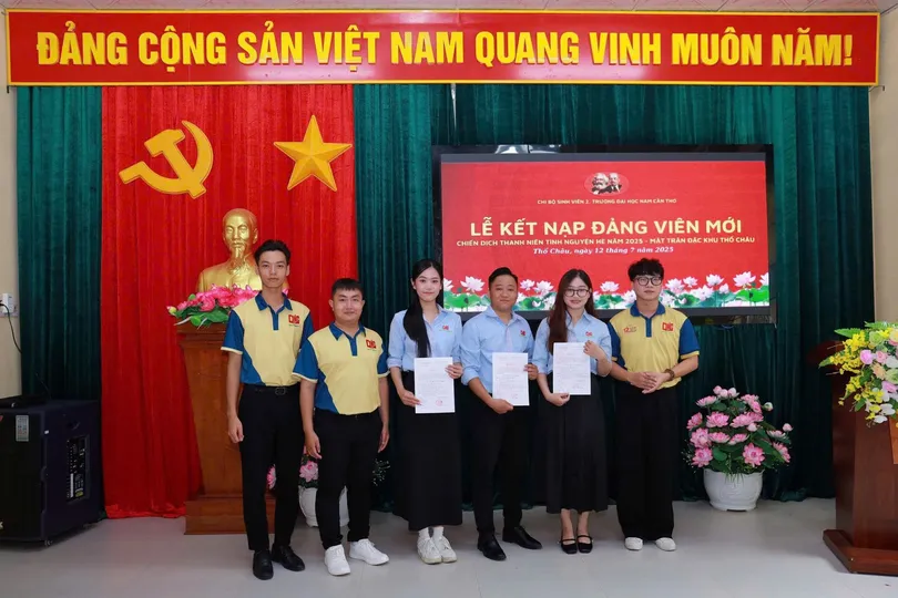 Chăm bồi lý tưởng cách mạng cho thế hệ trẻ Chăm bồi lý tưởng cách mạng cho thế hệ trẻ