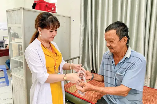 Ổn định, nâng chất hoạt động y tế cơ sở Ổn định, nâng chất hoạt động y tế cơ sở