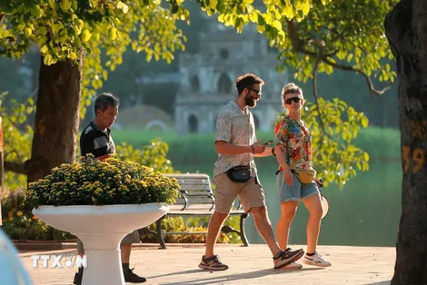 Miễn thị thực cho công dân của 12 quốc gia để kích cầu du lịch Miễn thị thực cho công dân của 12 quốc gia để kích cầu du lịch