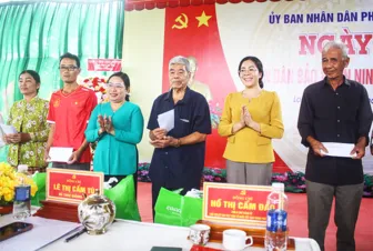 Công an phường Long Bình tiếp tục gắn kết với dân trong phòng, chống tội phạm Công an phường Long Bình tiếp tục gắn kết với dân trong phòng, chống tội phạm