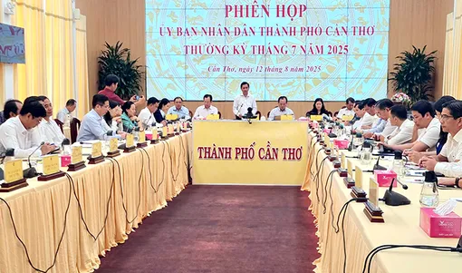Chủ động triển khai thực hiện các giải pháp điều hành phát triển kinh tế - xã hội thành phố Chủ động triển khai thực hiện các giải pháp điều hành phát triển kinh tế - xã hội thành phố