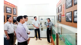 Về thăm căn cứ dưới tán rừng tràm