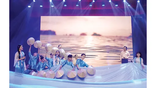 Hòa chung khúc hát ngợi ca Tổ quốc Hòa chung khúc hát ngợi ca Tổ quốc