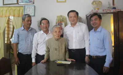 Tết đầm ấm, nghĩa tình