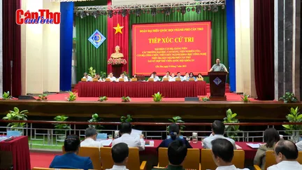 Thủ tướng Chính phủ tiếp xúc cử tri tại TP Cần Thơ Thủ tướng Chính phủ tiếp xúc cử tri tại TP Cần Thơ