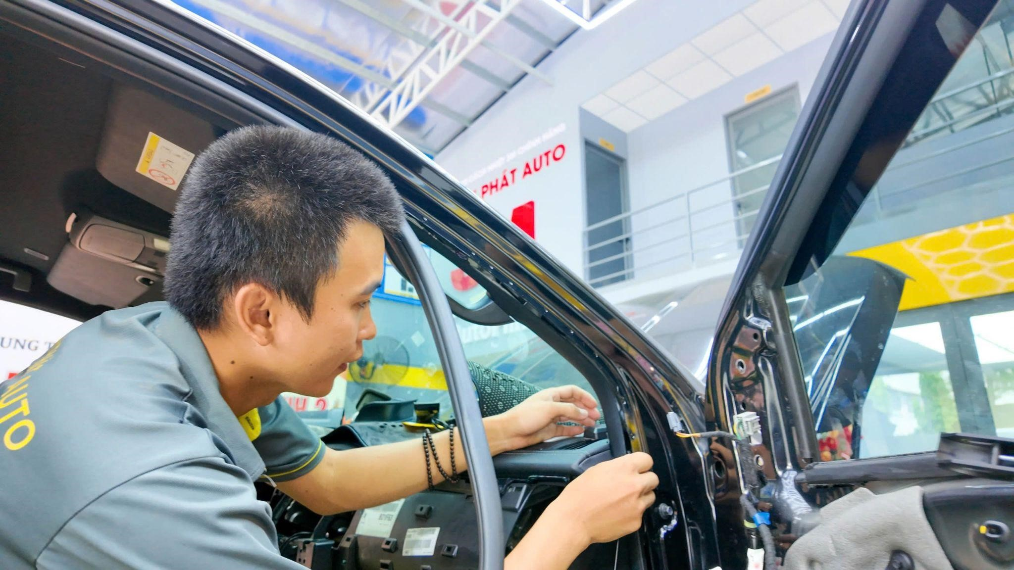 Camera 360 độ ô tô Thành Phát Auto: Trợ lý đắc lực khi đỗ xe và di chuyển trong phố